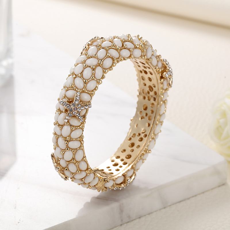 Sally's Paradise Christmas gif - مراجعة Paradise Jewelry & Watches Llc Miami Photos وسعره