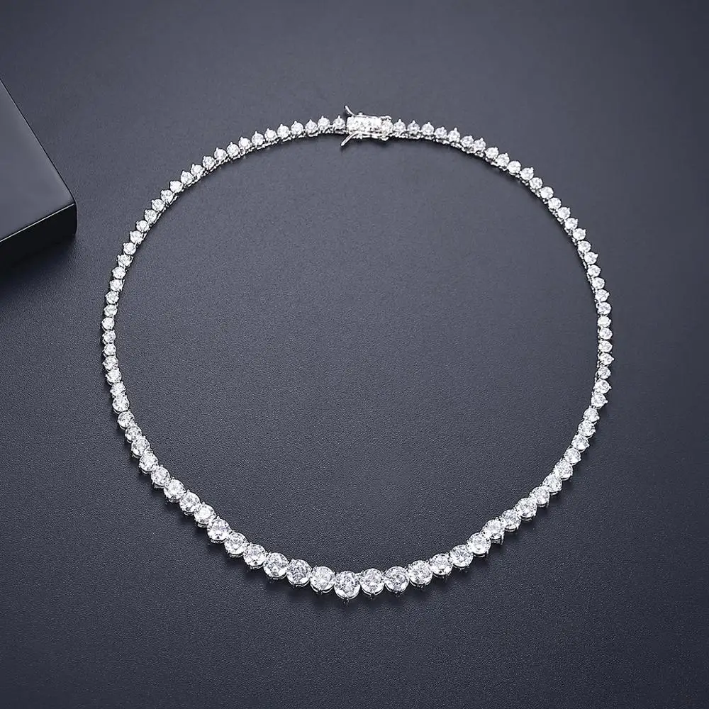 Luxury Designer 7MM Iced Out T - مراجعة Crystal Choker Necklace وسعره