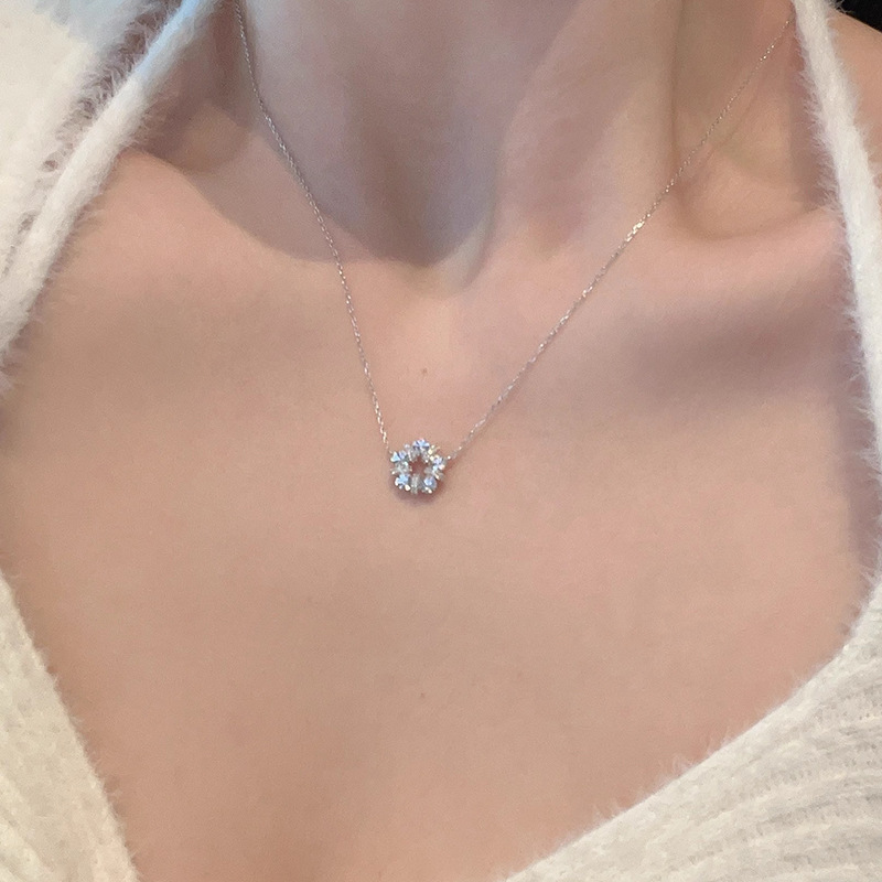 925 Sterling Silver Exquisite  - مراجعة Crystal Choker Necklace وسعره