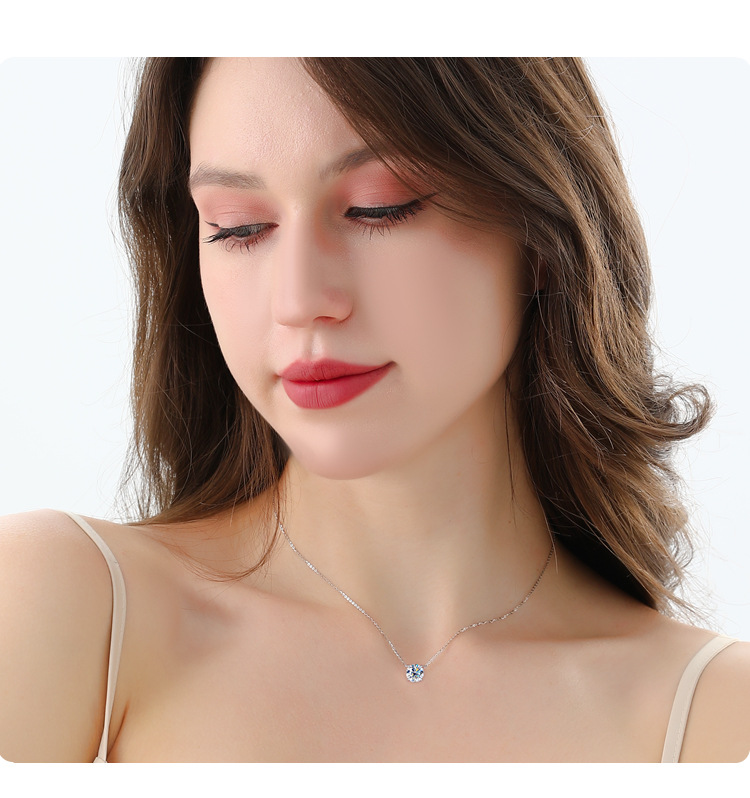 Mini 5mm/4mm D Moissanite 925  - مراجعة Crystal Choker Necklace وسعره
